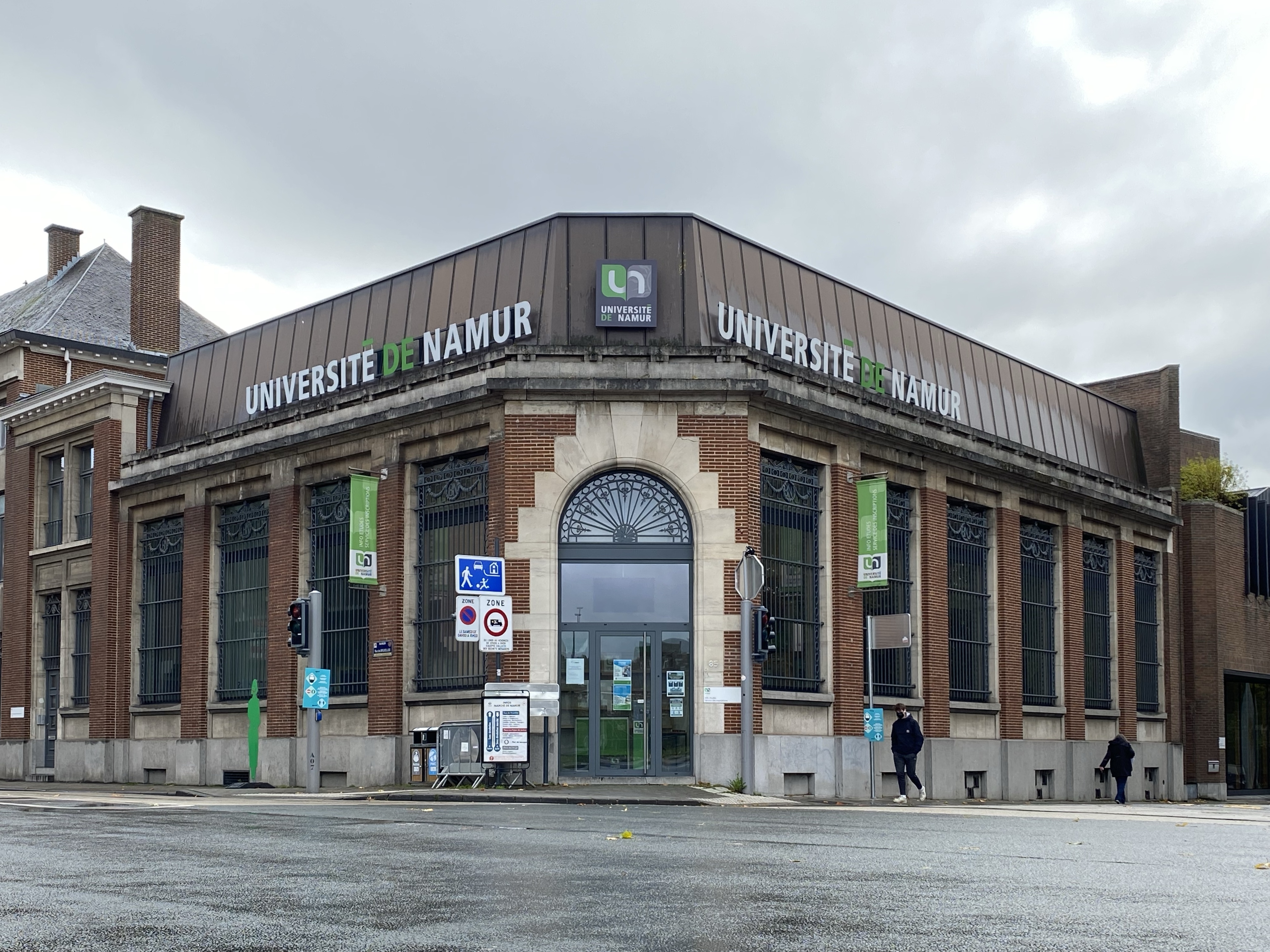 how to follow instagram contacts